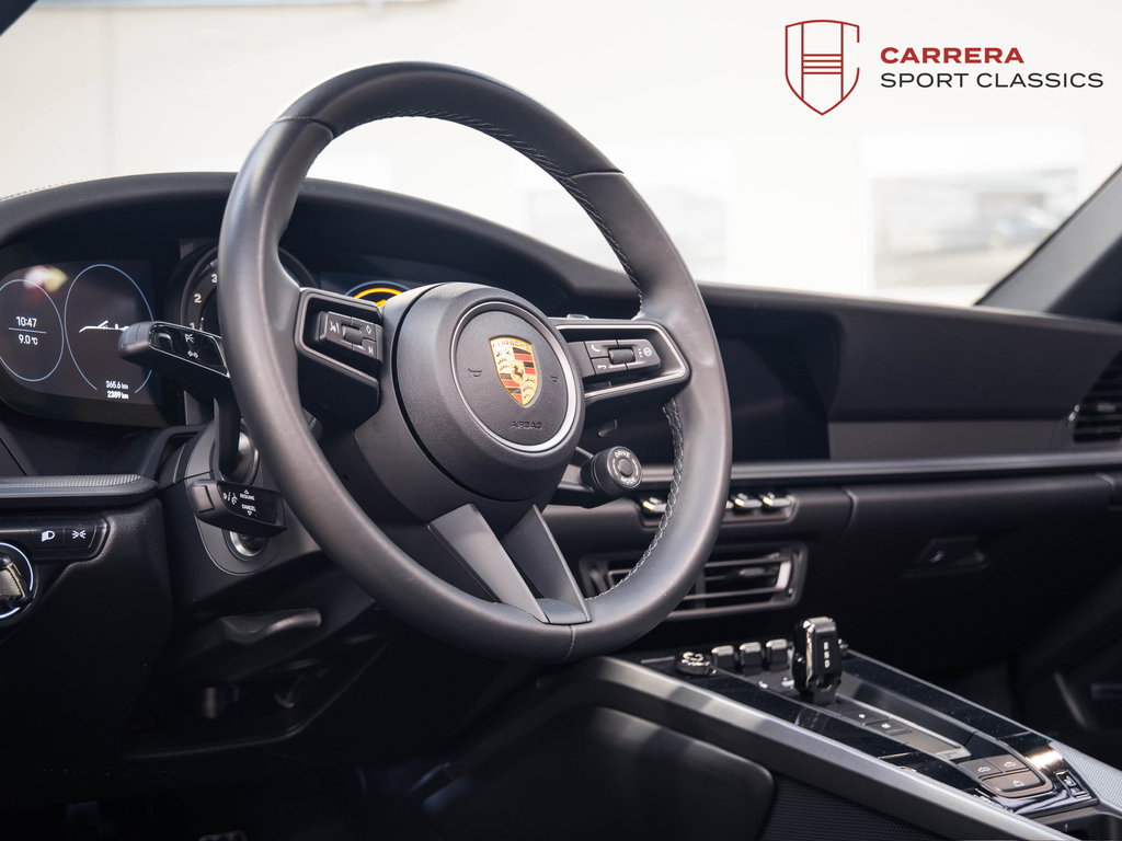 Porsche 992 Carrera