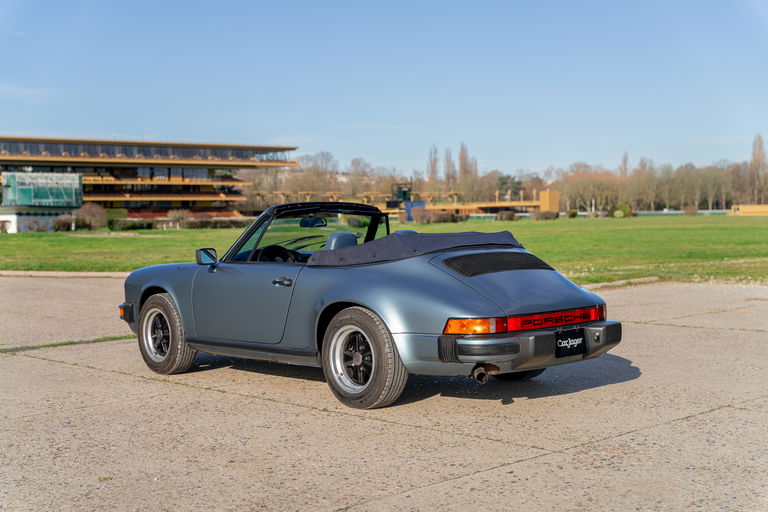 Porsche 911 Carrera 3.2