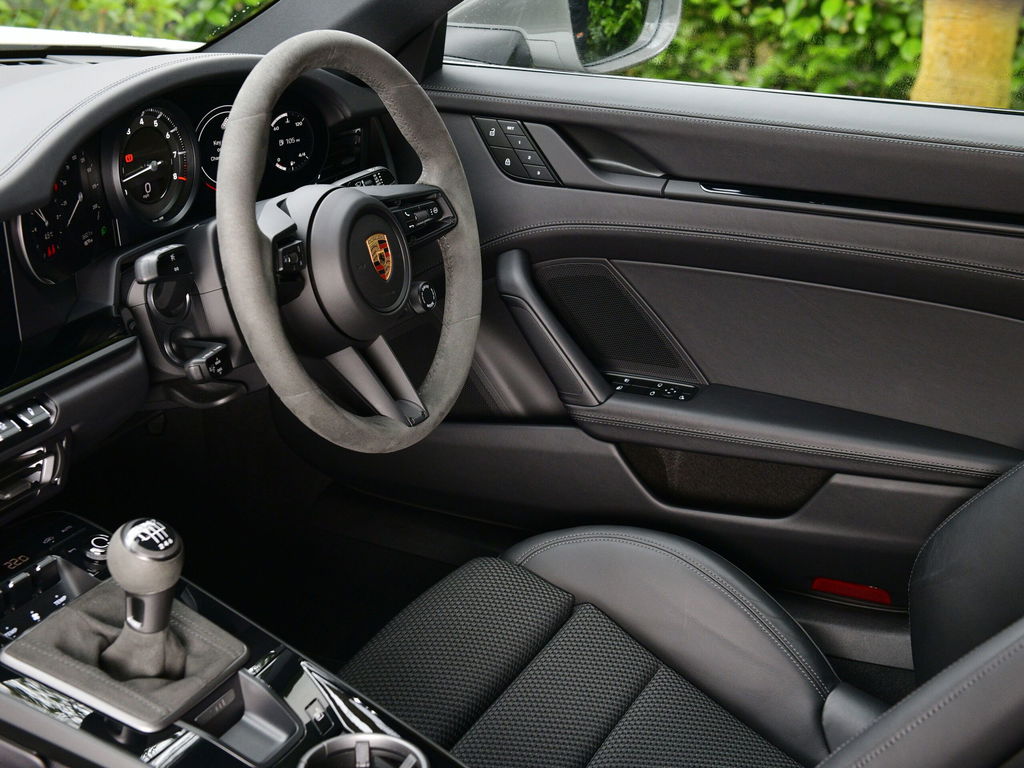 Porsche 992 Carrera T