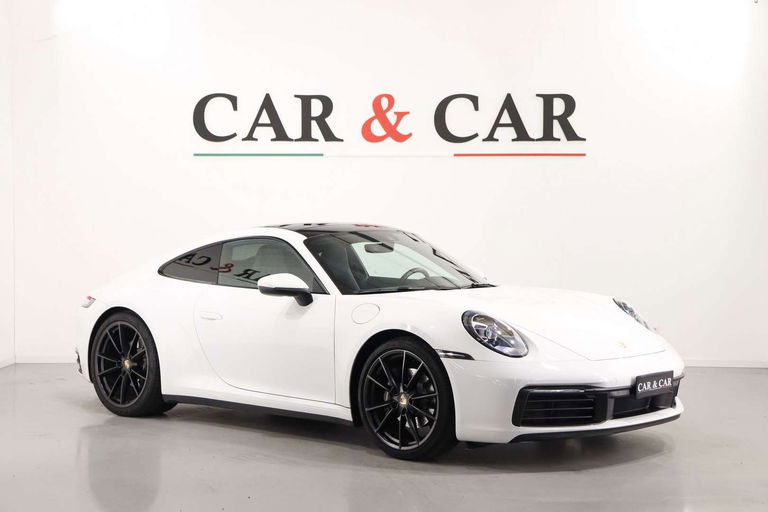 Porsche 992 Carrera 4
