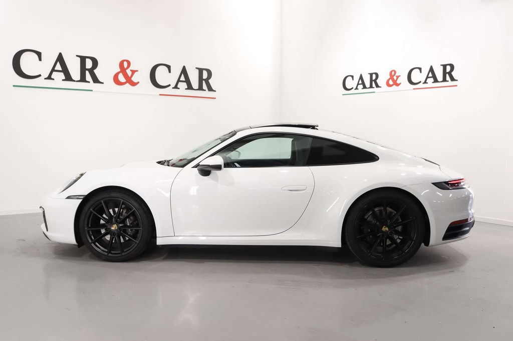 Porsche 992 Carrera 4