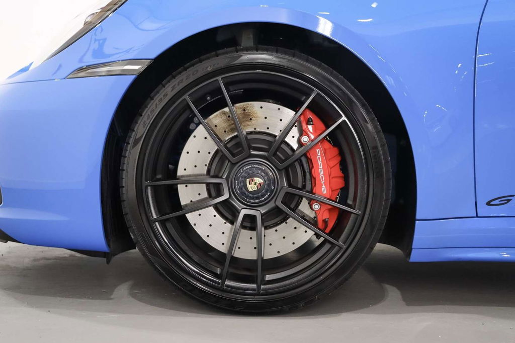 Porsche 992 Carrera GTS