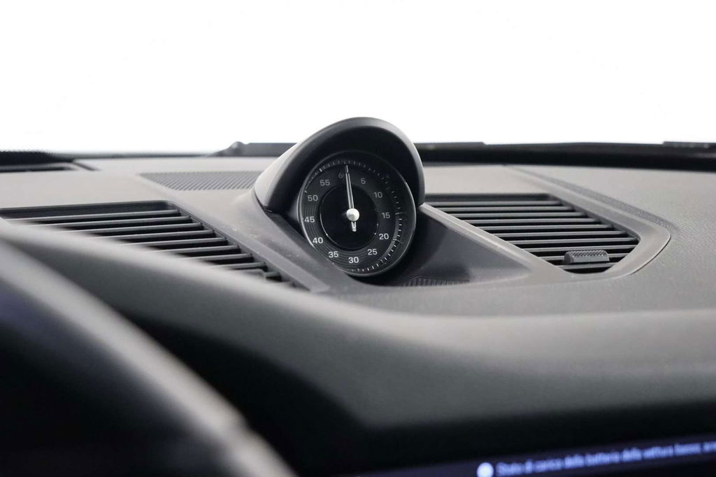 Porsche 992 Carrera 4