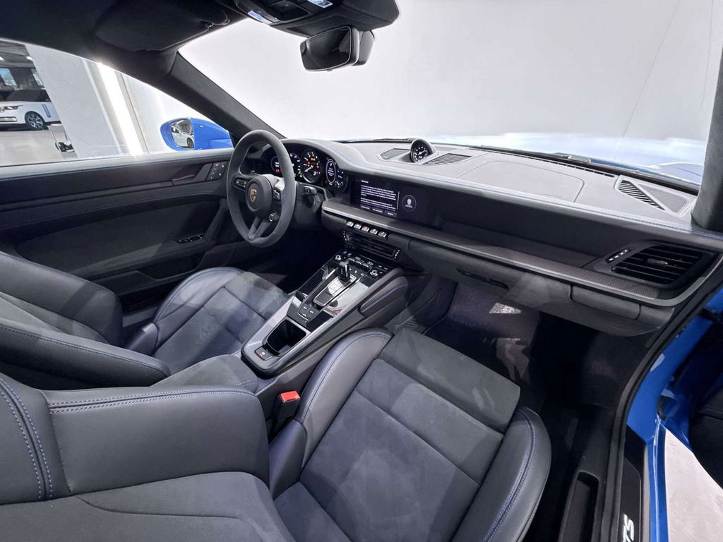 Porsche 992 Carrera GTS