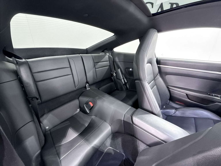 Porsche 992 Carrera 4