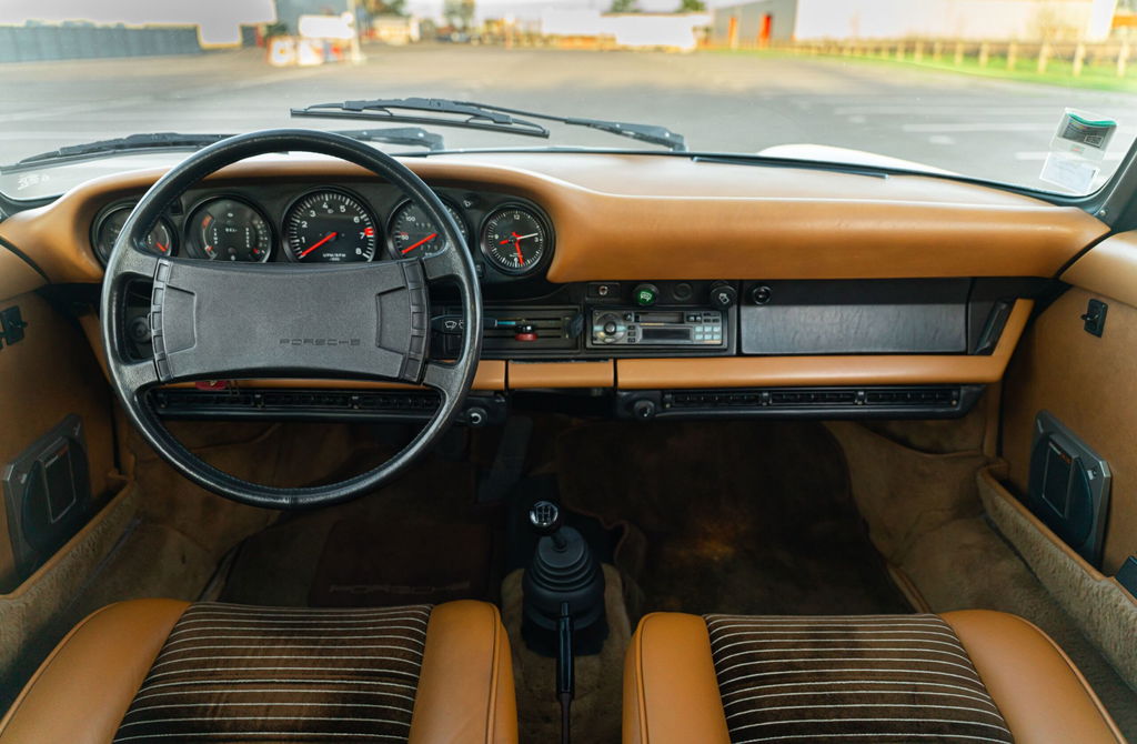 Porsche 911 Carrera 3.0