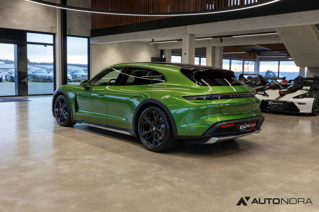Porsche Taycan 4S Cross Turismo