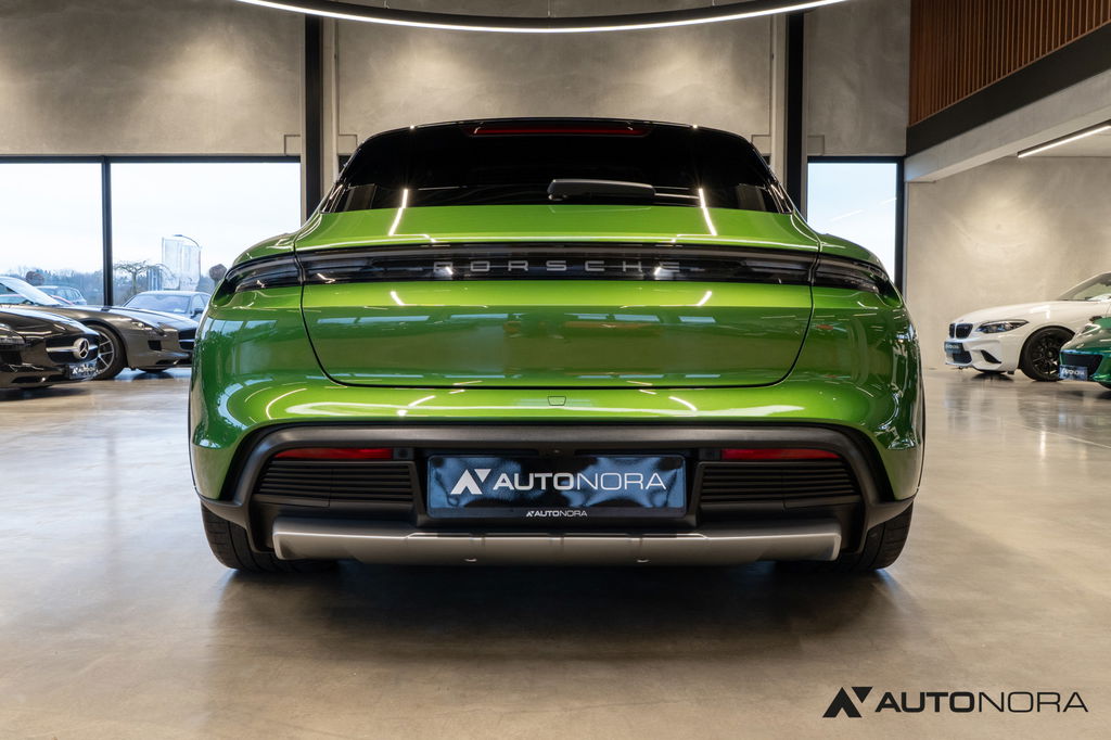 Porsche Taycan 4S Cross Turismo