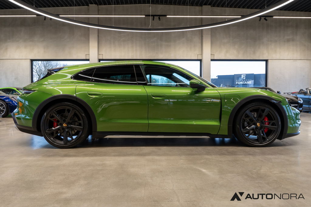 Porsche Taycan 4S Cross Turismo