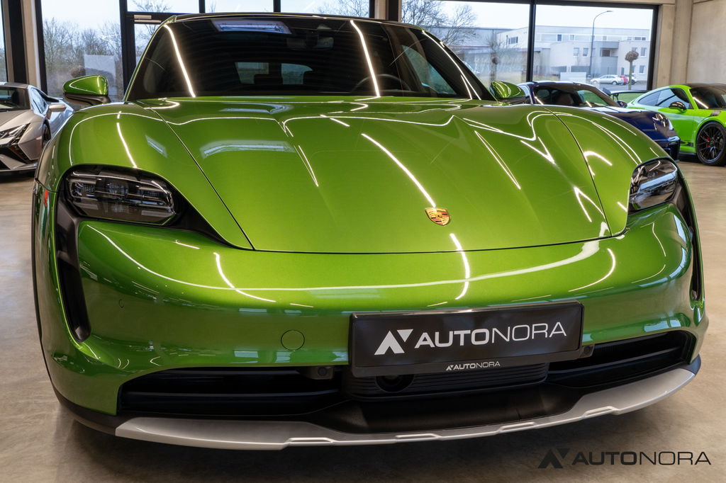 Porsche Taycan 4S Cross Turismo