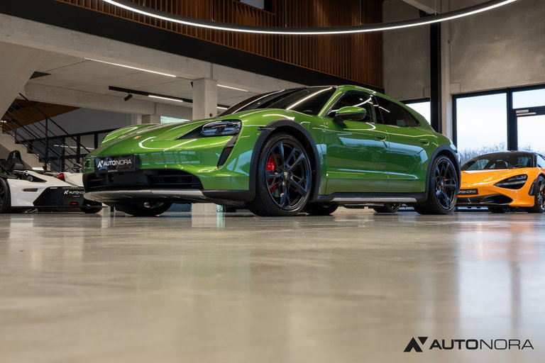 Porsche Taycan 4S Cross Turismo