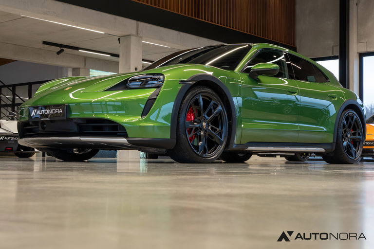 Porsche Taycan 4S Cross Turismo