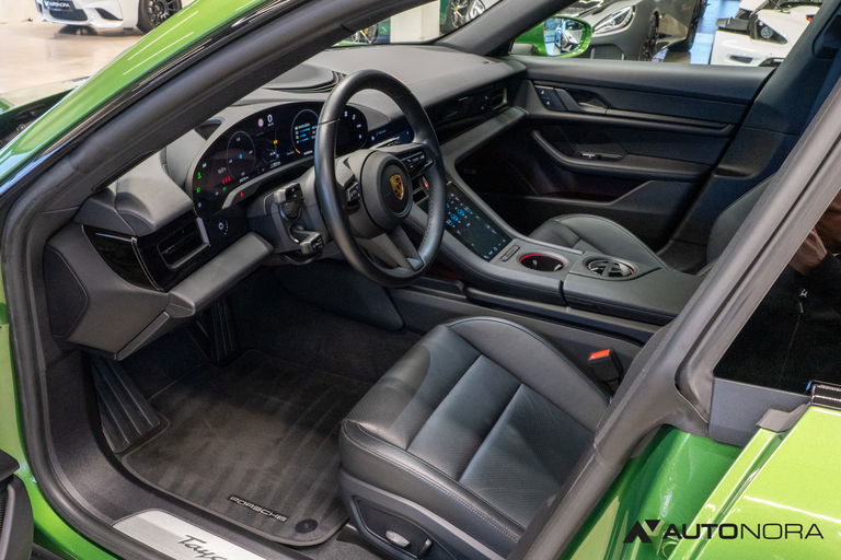 Porsche Taycan 4S Cross Turismo