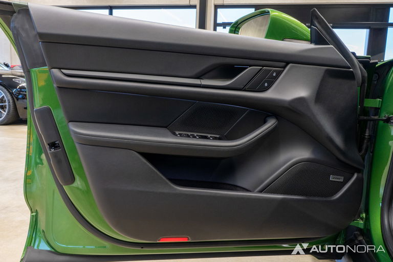 Porsche Taycan 4S Cross Turismo