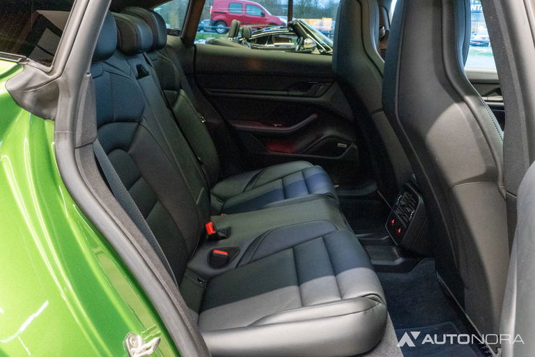 Porsche Taycan 4S Cross Turismo