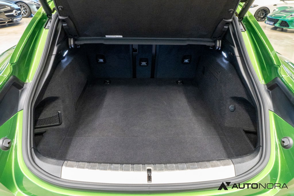 Porsche Taycan 4S Cross Turismo