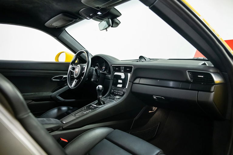 Porsche 991.2 Carrera GTS