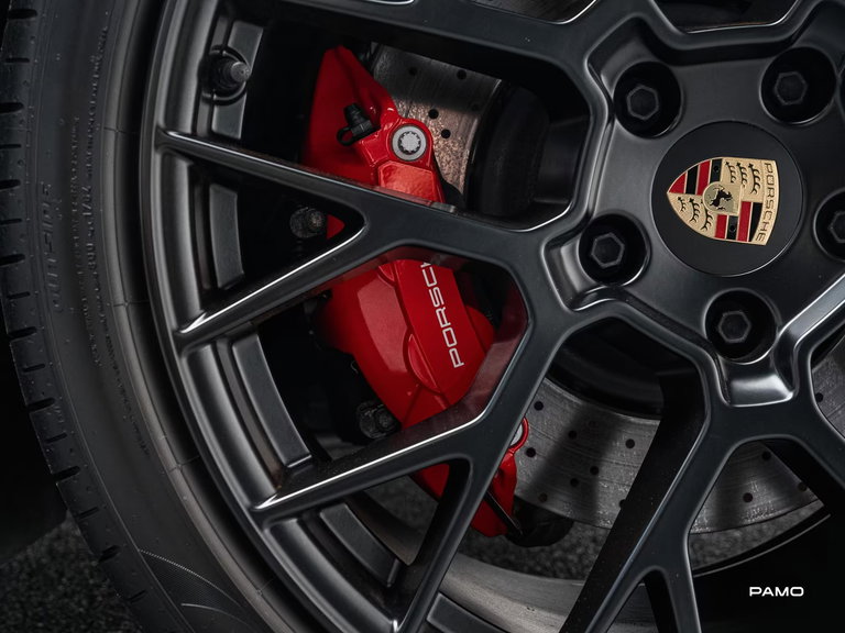 Porsche 992 Carrera 4 GTS