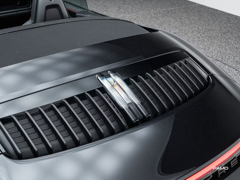 Porsche 992 Carrera 4 GTS