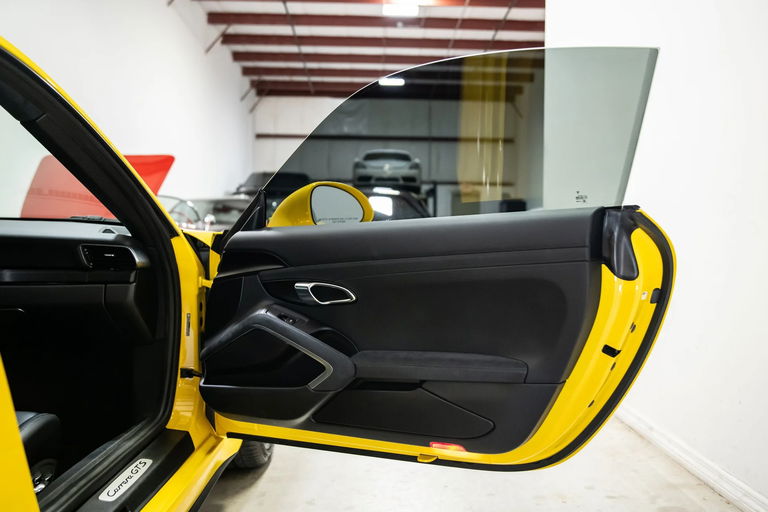 Porsche 991.2 Carrera GTS