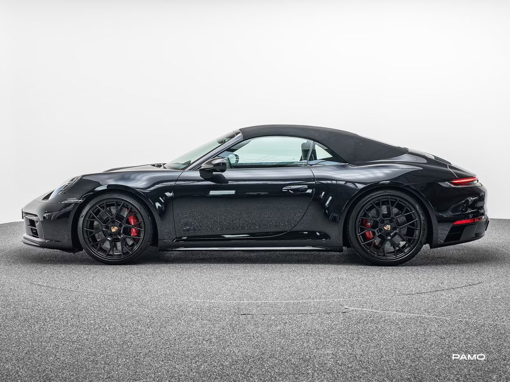 Porsche 992 Carrera 4 GTS