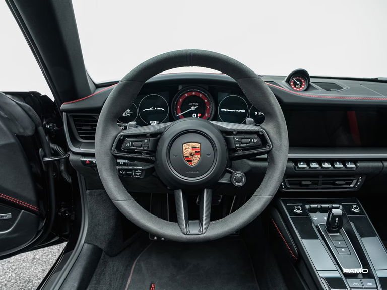 Porsche 992 Carrera 4 GTS