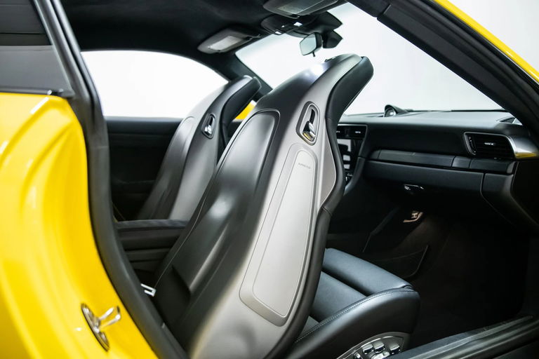 Porsche 991.2 Carrera GTS