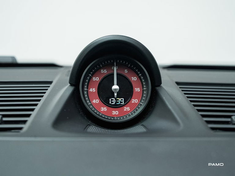 Porsche 992 Carrera 4 GTS