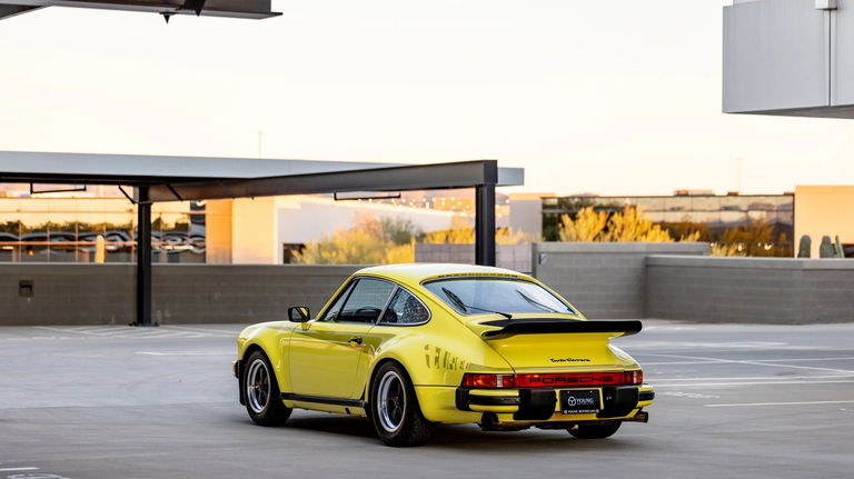 Porsche 911 Turbo 3.0 (US)