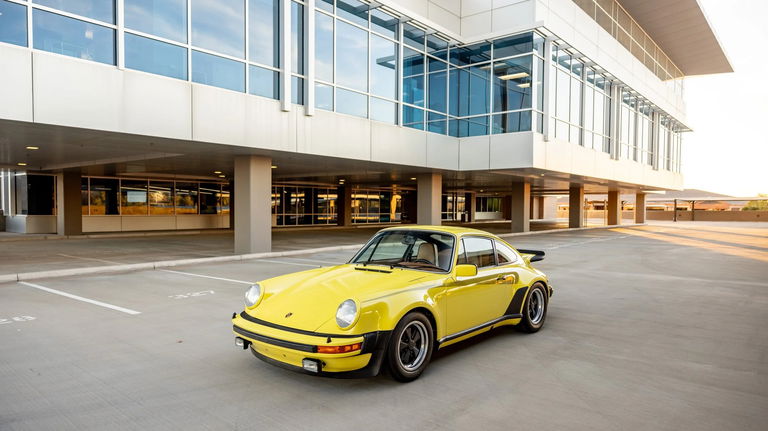 Porsche 911 Turbo 3.0 (US)
