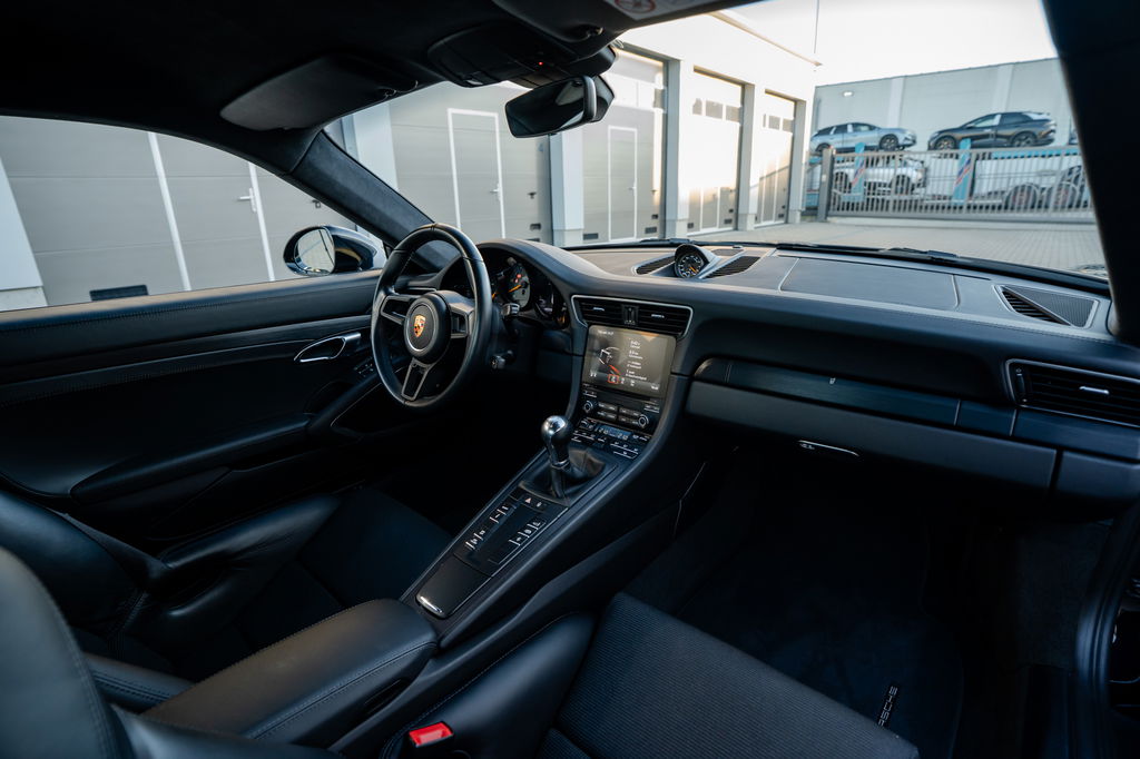 Porsche 991.2 GT3 Touring