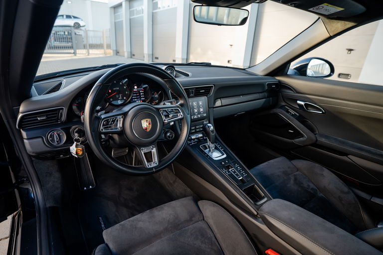 Porsche 991.2 Carrera GTS