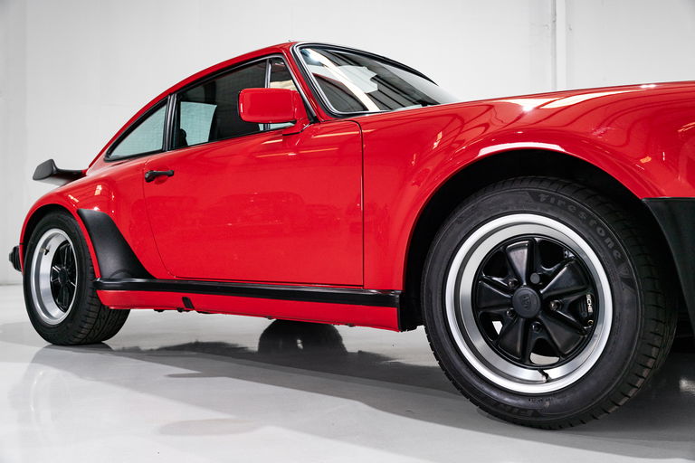 Porsche 911 Turbo 3.3 (US)