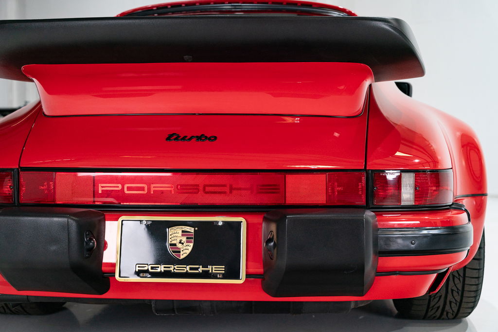 Porsche 911 Turbo 3.3 (US)