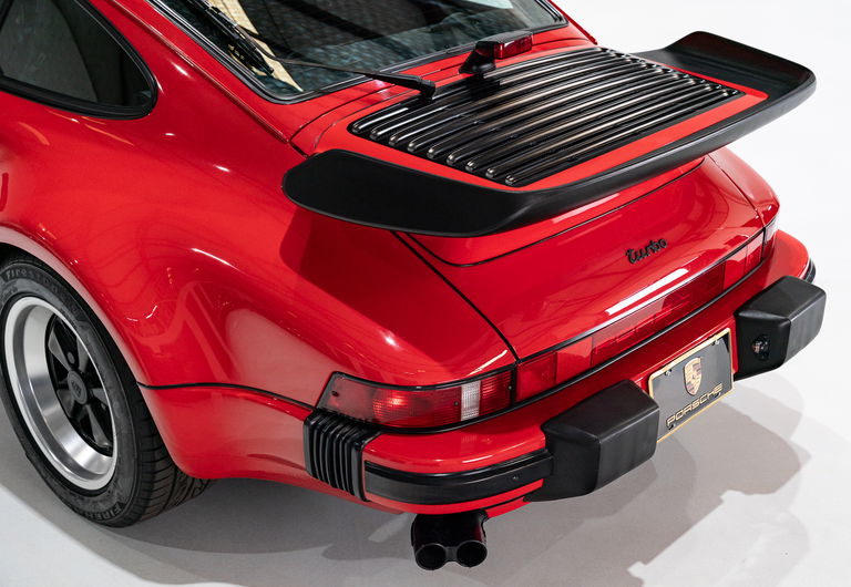 Porsche 911 Turbo 3.3 (US)