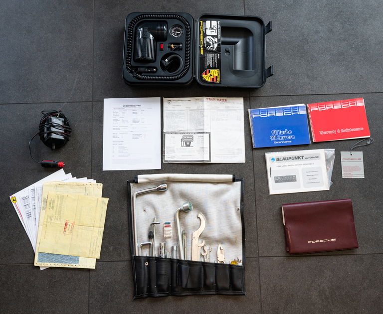 Porsche 911 Turbo 3.3 (US)