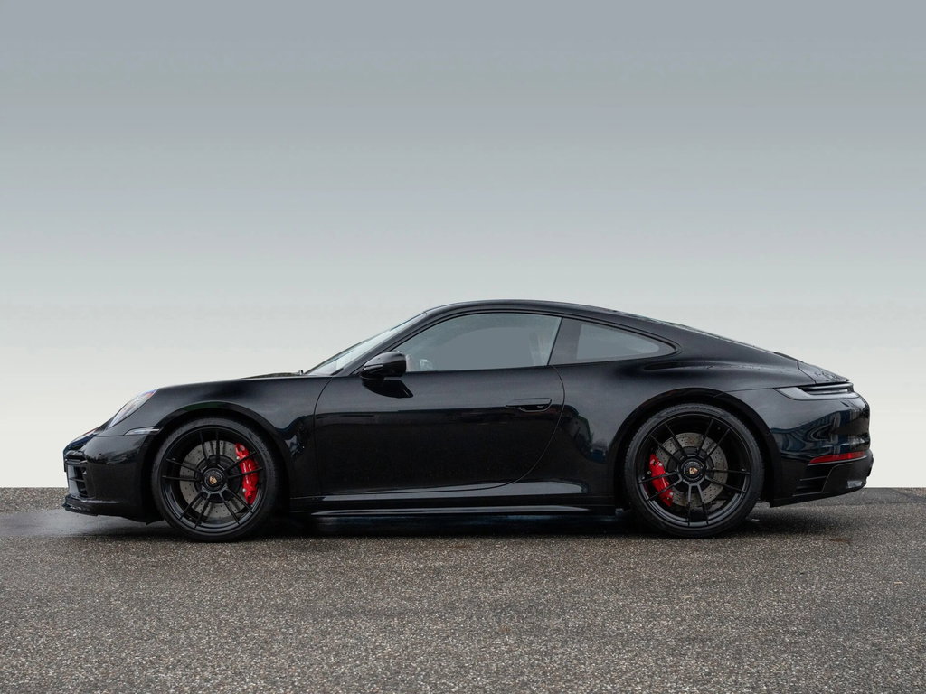 Porsche 992 Carrera 4 GTS