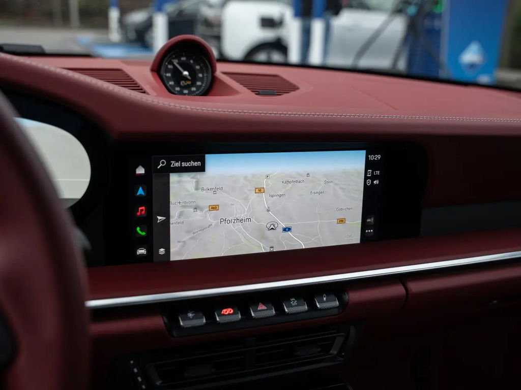 Porsche 992 Carrera 4 GTS