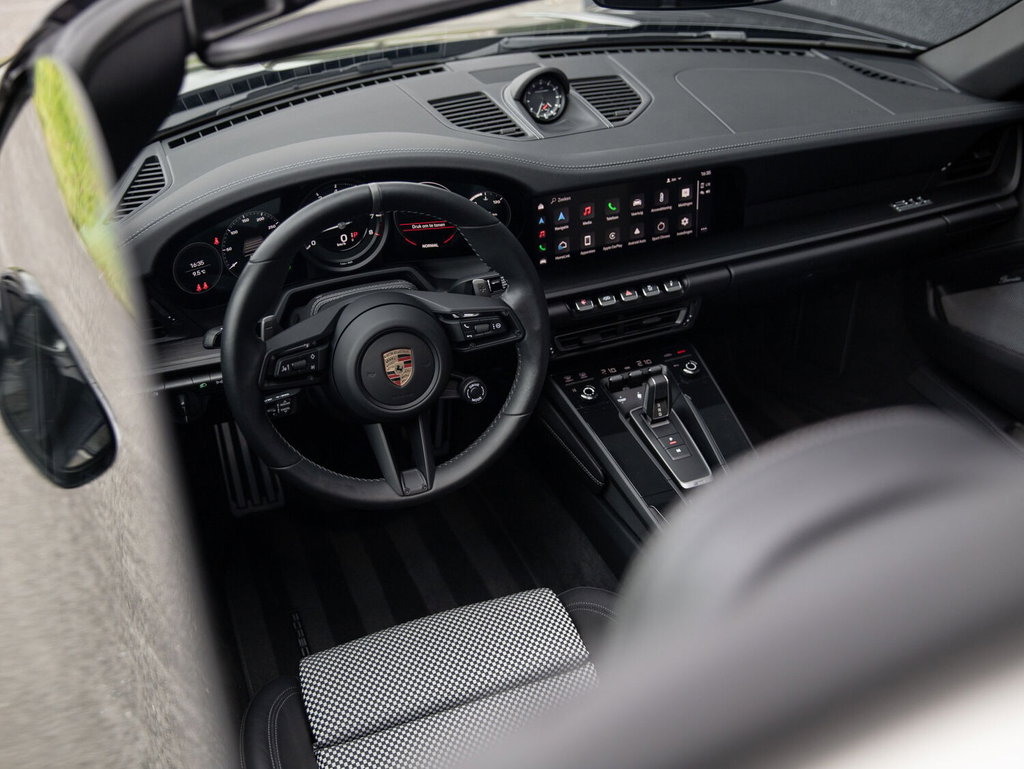 Porsche 992 Edition 50 Jahre Porsche Design