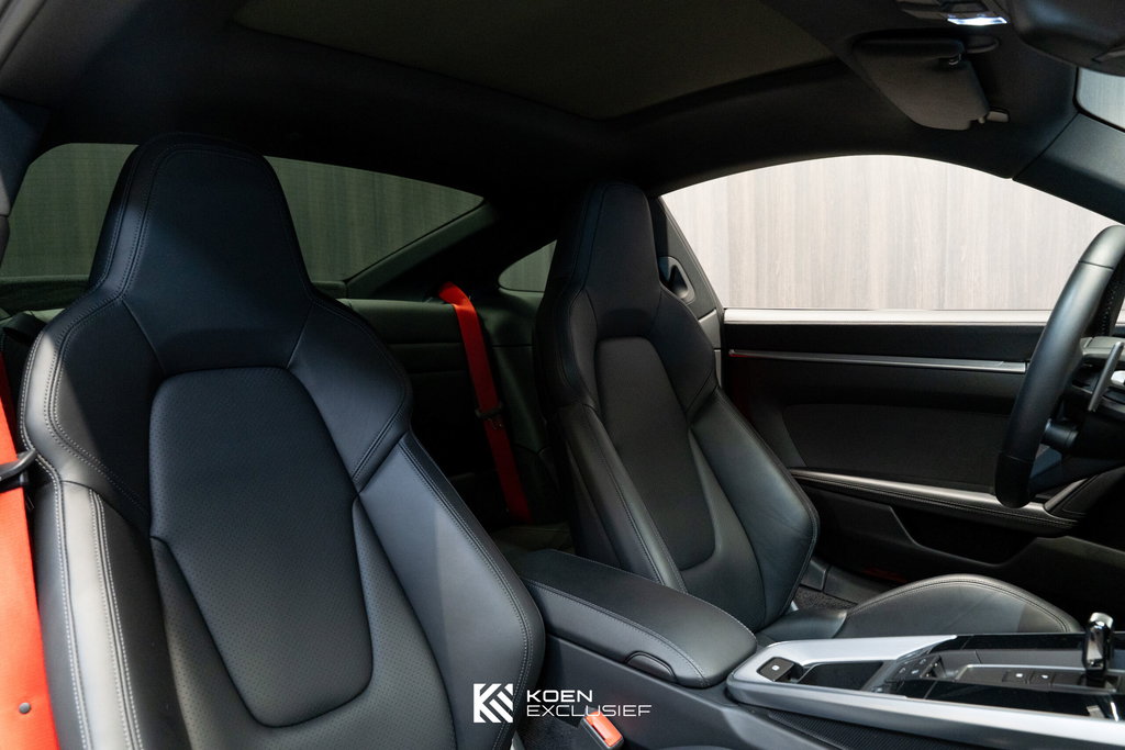 Porsche 992 Carrera 4S