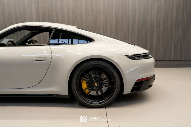 Porsche 992 Carrera GTS