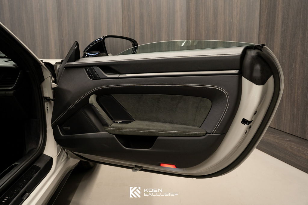 Porsche 992 Carrera GTS