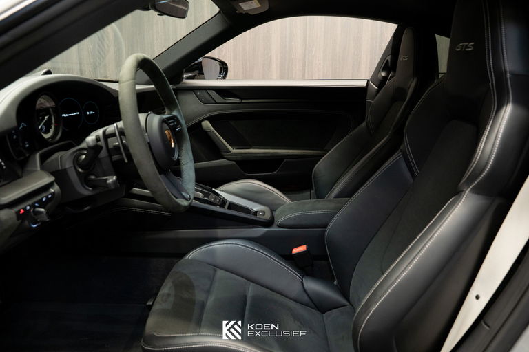 Porsche 992 Carrera GTS