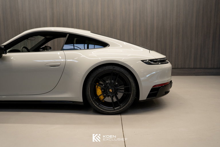 Porsche 992 Carrera GTS