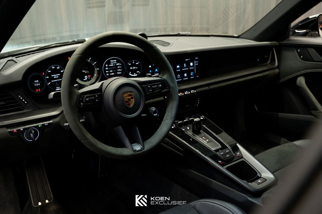 Porsche 992 Carrera GTS