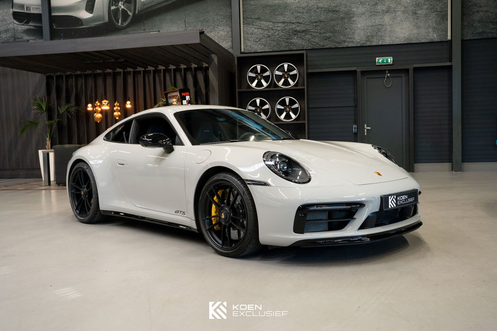 Porsche 992 Carrera GTS