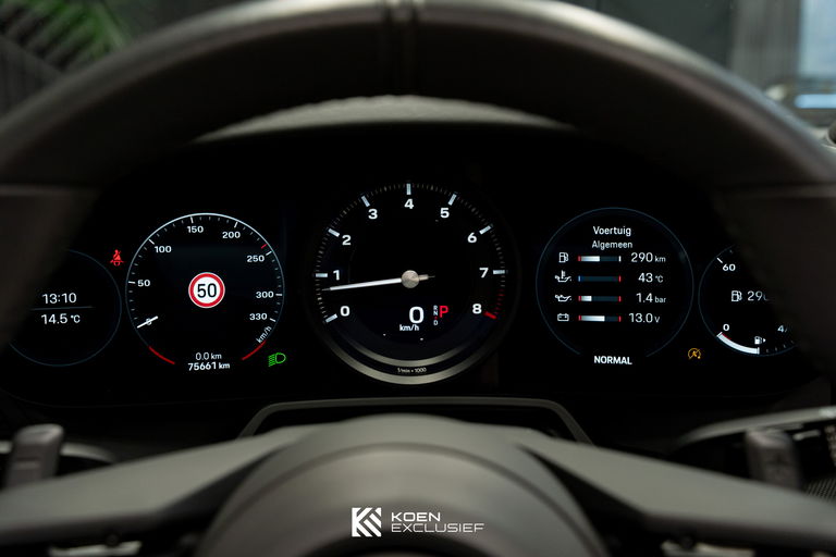 Porsche 992 Carrera 4