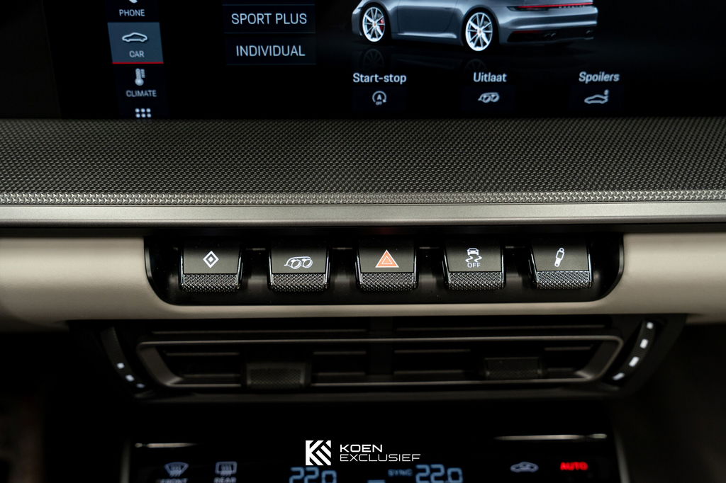 Porsche 992 Carrera 4