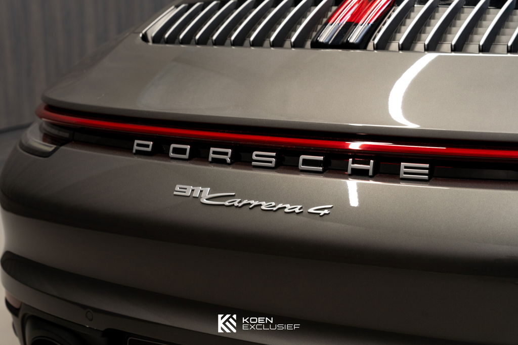 Porsche 992 Carrera 4