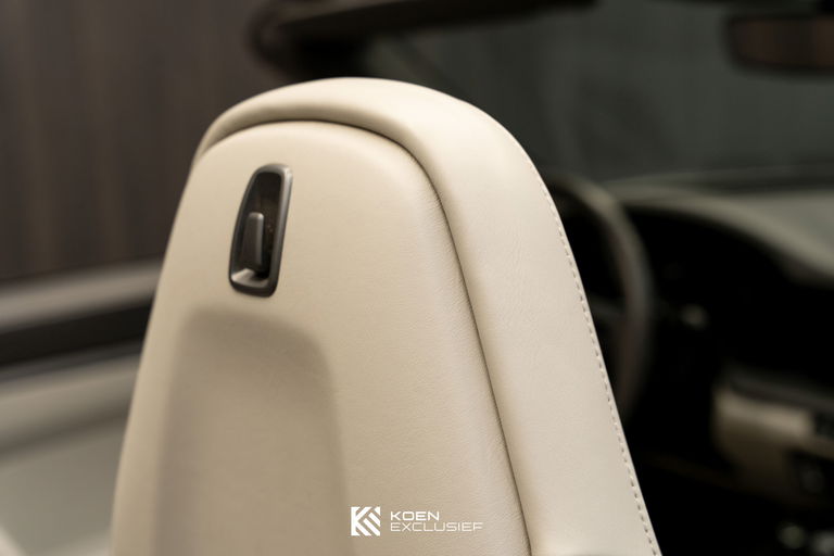 Porsche 992 Carrera 4